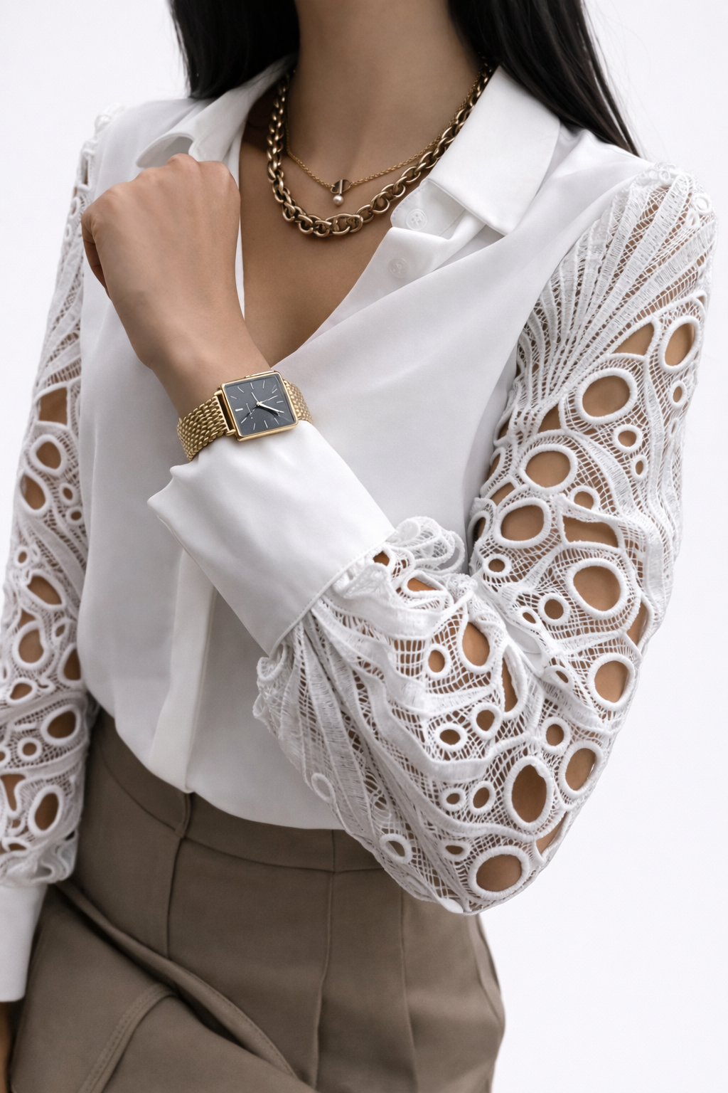 Feli-Blusa elegante con calados y manga larga