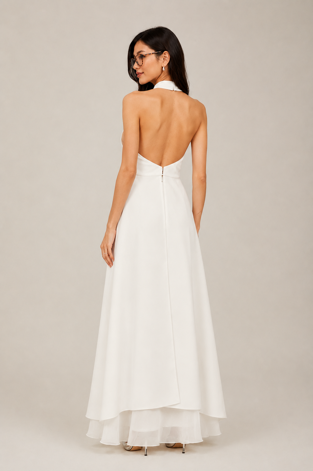 Vestido largo Inés con escote halter y diseño en capas