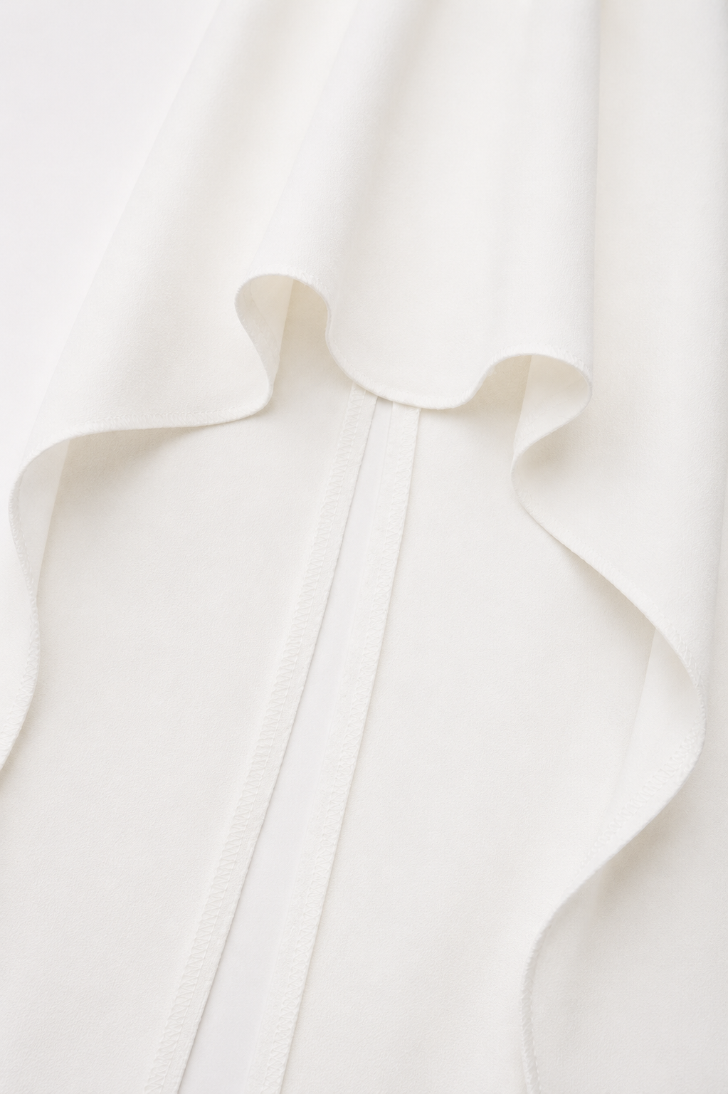Vestido largo Inés con escote halter y diseño en capas